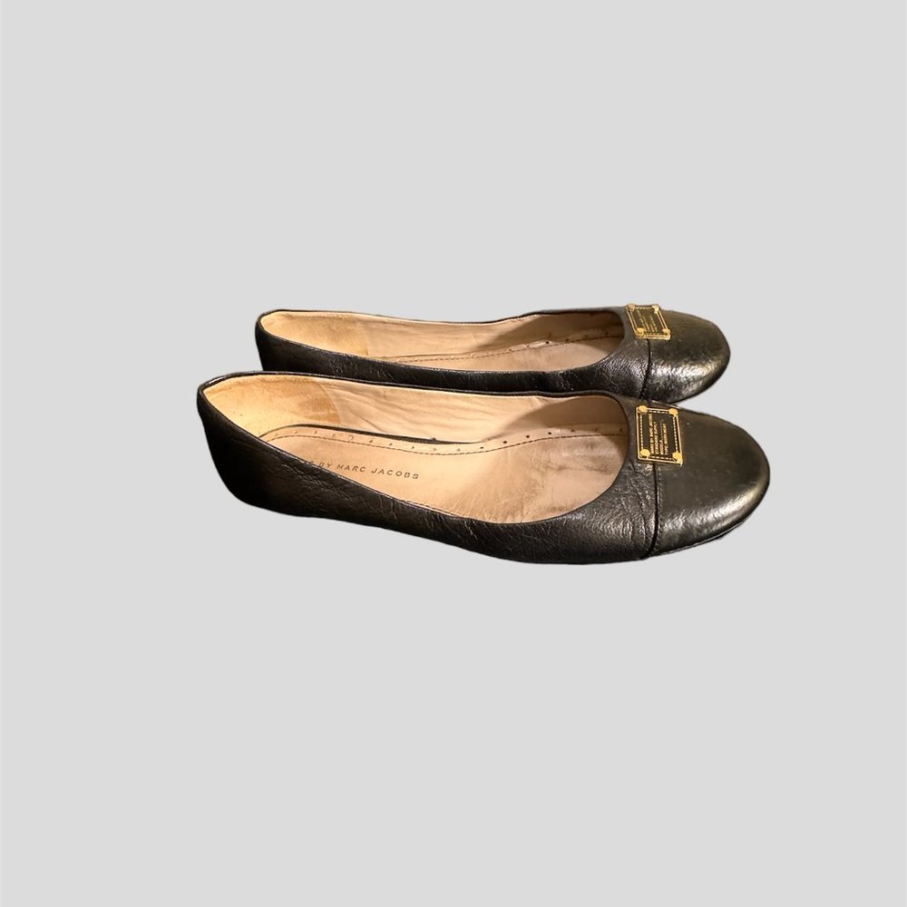 Marc by Marc Jacobs size 38 black flats